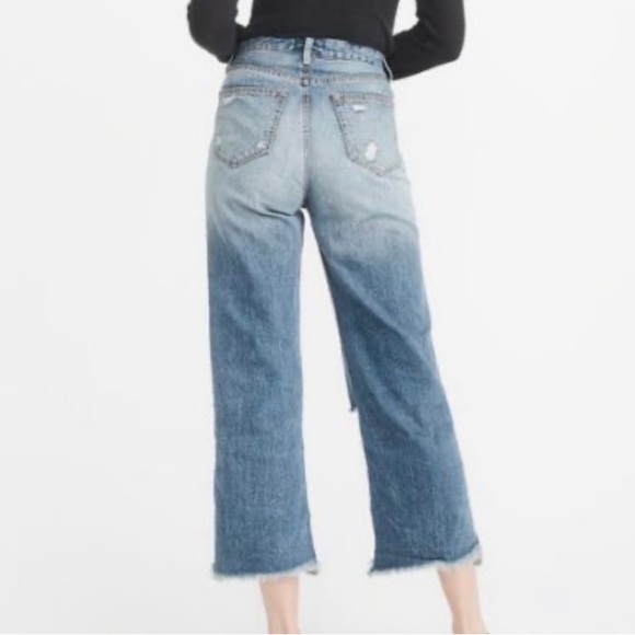 Abercrombie and Fitch Simone High Rise Wide Leg Crop Jeans - Picture 2 of 3